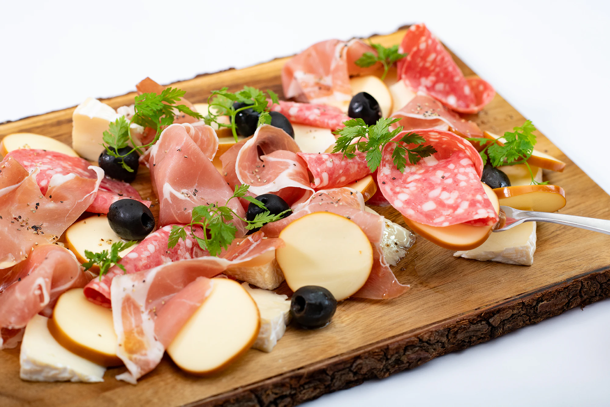 2種チーズと生ハムサラミの盛り合わせ (10～12名分)